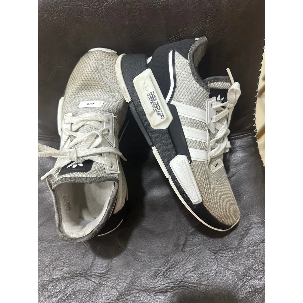 Adidas NMD_R1 V2 White Grey Black Mesh Running Shoes Men 6 Women 7.5 HP6606